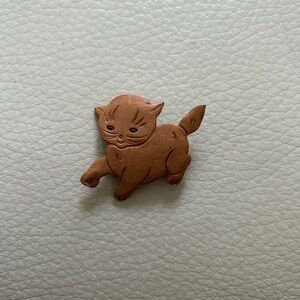 Cute Brown Cat Brooch